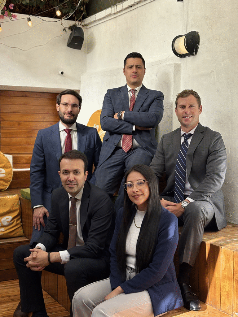 Equipo de abogados de DHM Consultoría Legal